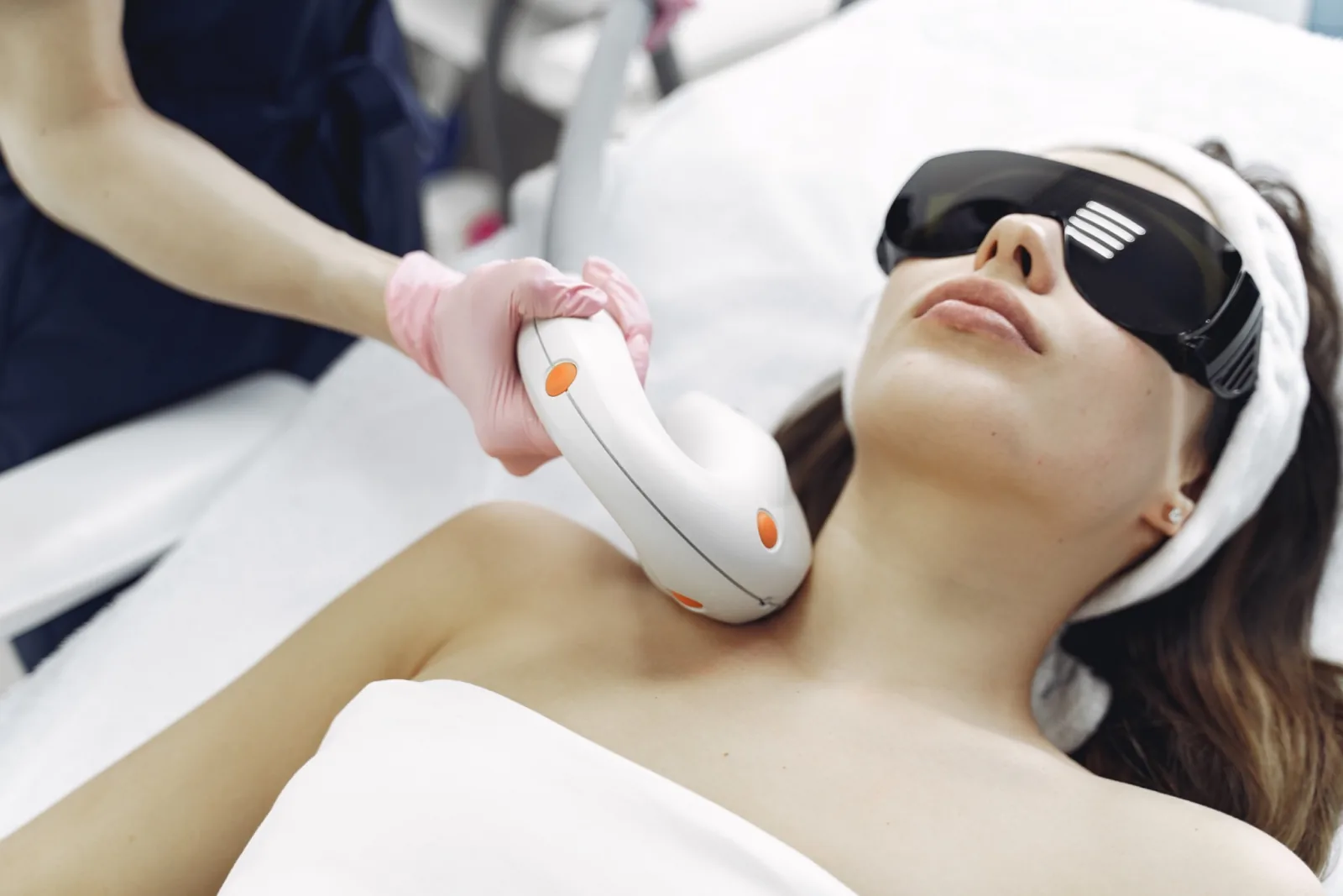 Diodenlaser Haarentfernung Behandlung bei Abricot-Kosmetik - schmerzarme dauerhafte Enthaarung